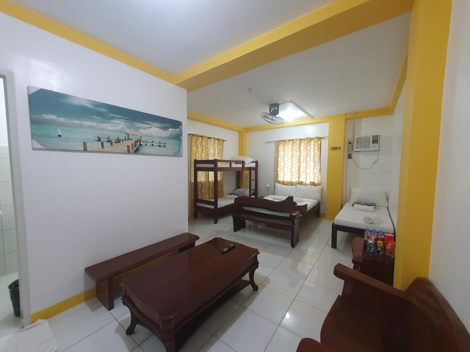 Moalboal Tropics Hotel Bagian luar foto