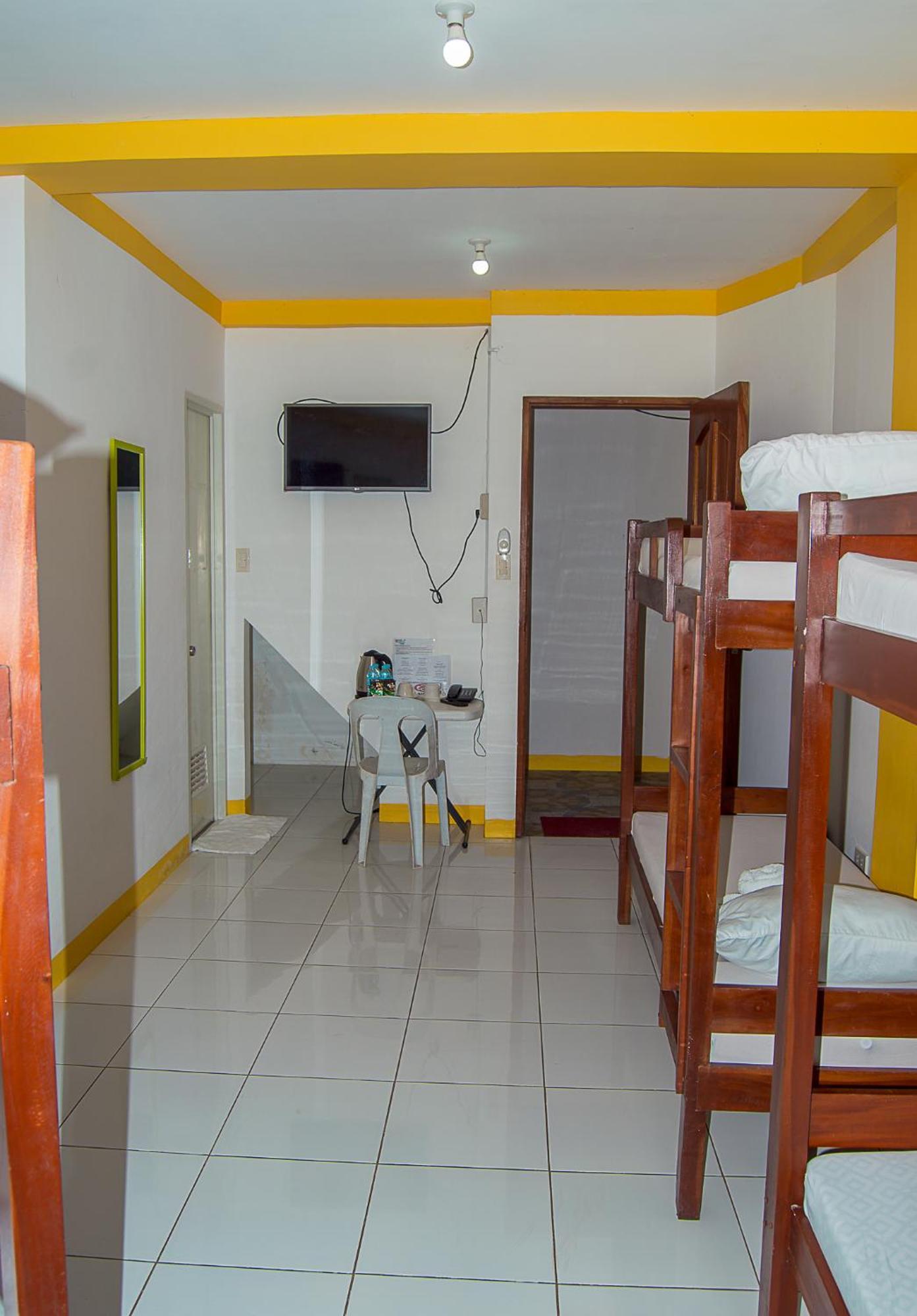 Moalboal Tropics Hotel Bagian luar foto